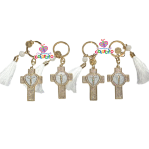 Misa de honras - Llavero dorado crucifijo con borla blanca