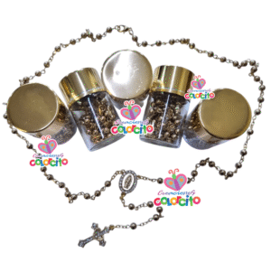 Misa de honras - Rosario dorado de metal en botella tapa dorada