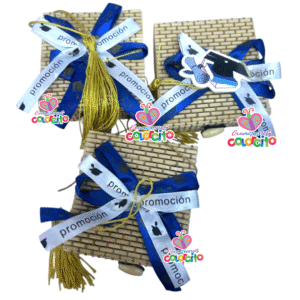 Graduación - Cofres de madera tejida con lazo azul y blanco